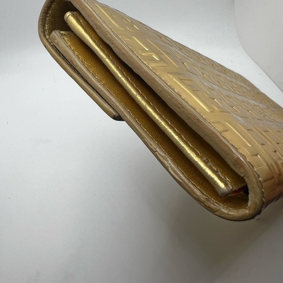 GUC Fendi Gold Zucca Embossed Wallet - Picture 3 of 13